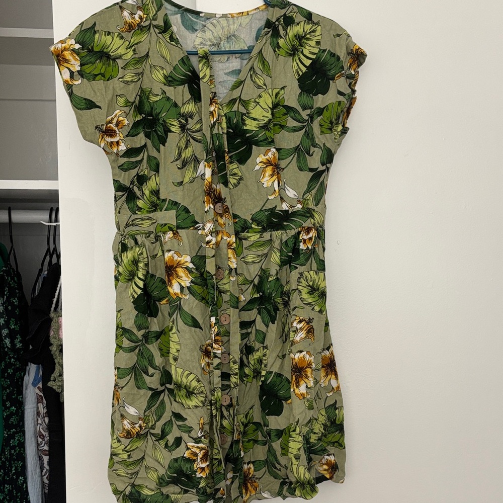 Green Tropical Floral Button-Front Dress